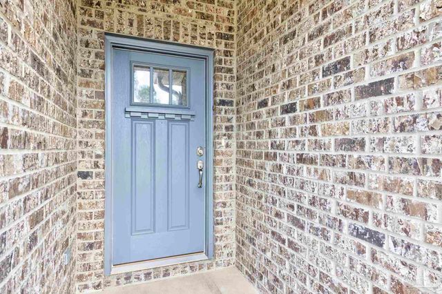 1940 Cambridge Park Dr, Gulf Breeze, FL 32563