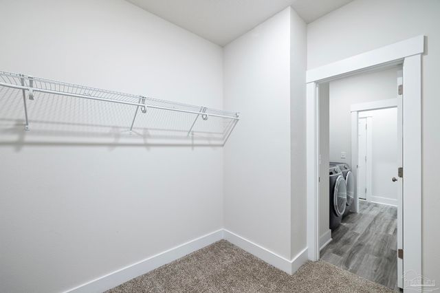 1940 Cambridge Park Dr, Gulf Breeze, FL 32563