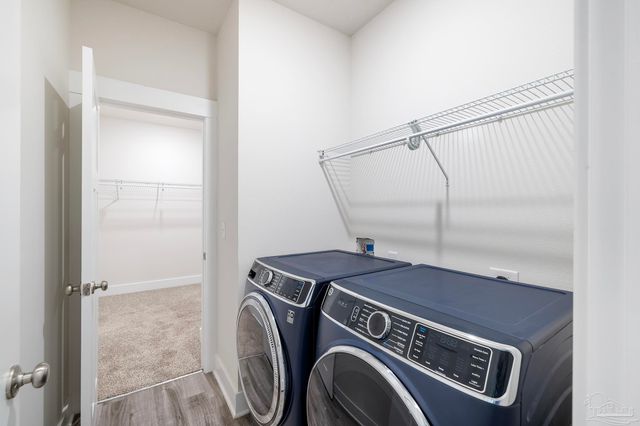 1940 Cambridge Park Dr, Gulf Breeze, FL 32563