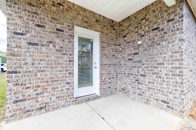 1940 Cambridge Park Dr, Gulf Breeze, FL 32563