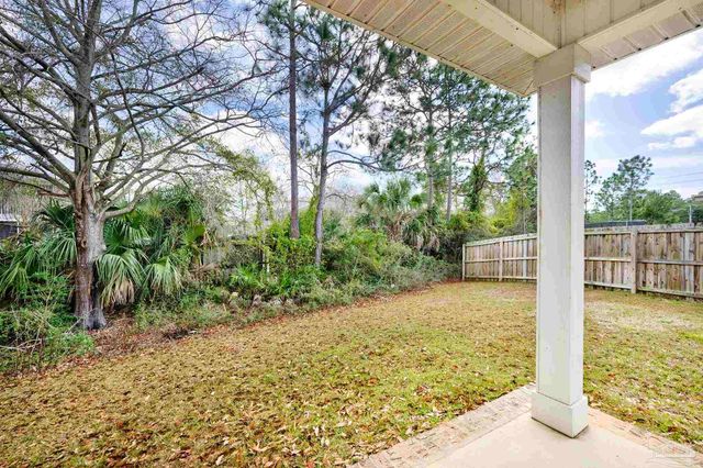 1940 Cambridge Park Dr, Gulf Breeze, FL 32563