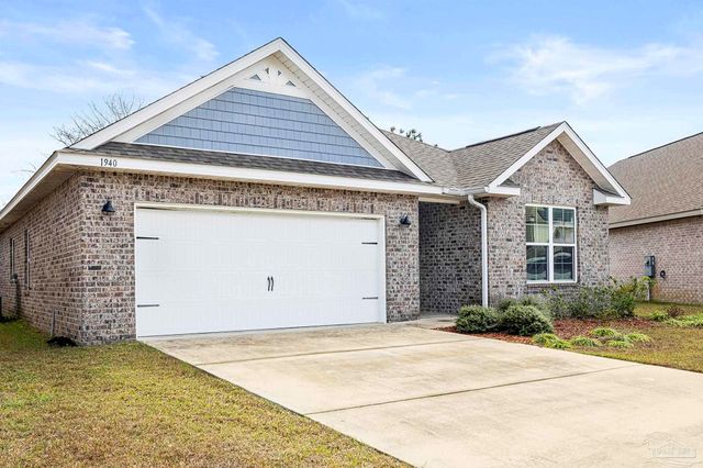 1940 Cambridge Park Dr, Gulf Breeze, FL 32563
