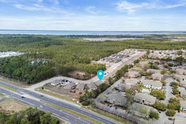 1940 Cambridge Park Dr, Gulf Breeze, FL 32563