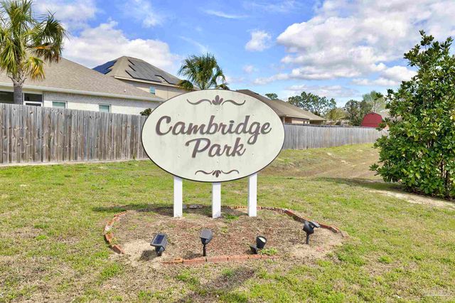 1940 Cambridge Park Dr, Gulf Breeze, FL 32563