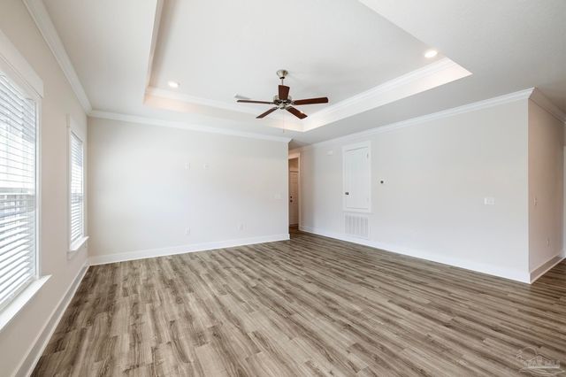 1940 Cambridge Park Dr, Gulf Breeze, FL 32563