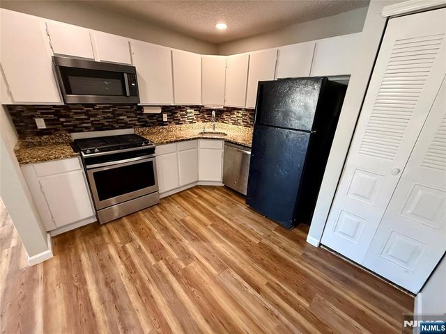 197 Larch Lane, Mahwah, NJ 07430