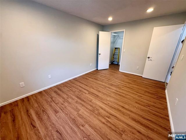 197 Larch Lane, Mahwah, NJ 07430