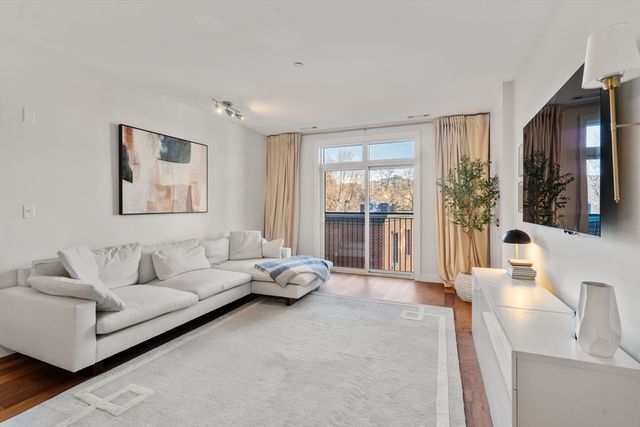 1501 Commonwealth 409, Boston, MA 02135