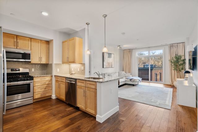 1501 Commonwealth 409, Boston, MA 02135