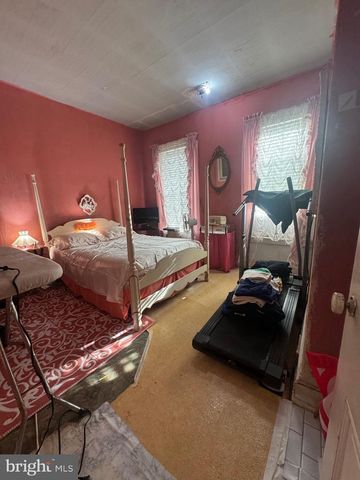 921 W SILVER ST, Philadelphia, PA 19133