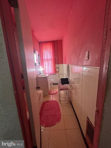 921 W SILVER ST, Philadelphia, PA 19133