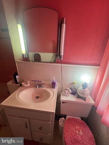 921 W SILVER ST, Philadelphia, PA 19133