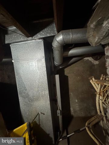 921 W SILVER ST, Philadelphia, PA 19133