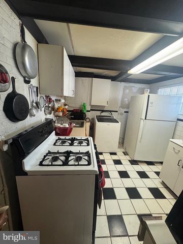 921 W SILVER ST, Philadelphia, PA 19133