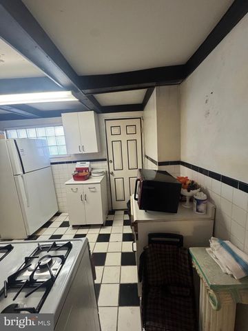 921 W SILVER ST, Philadelphia, PA 19133