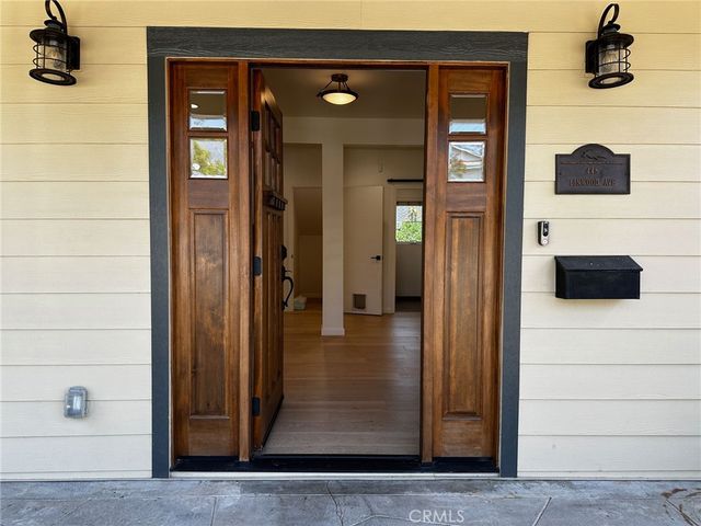 448 Linwood Avenue, Monrovia, CA 91016