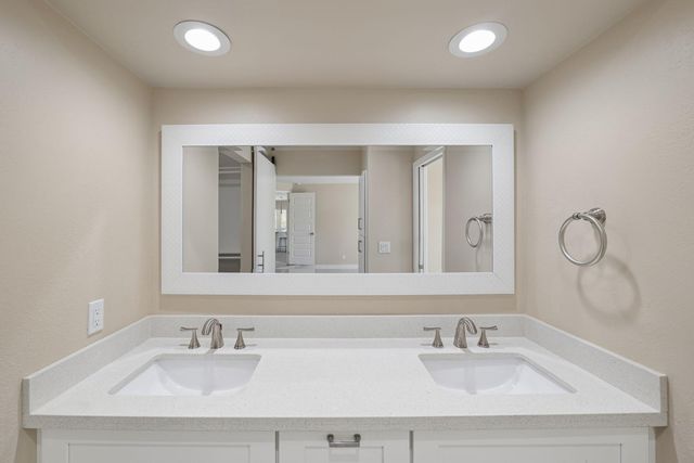 13222 N 1st Avenue, Phoenix, AZ 85029