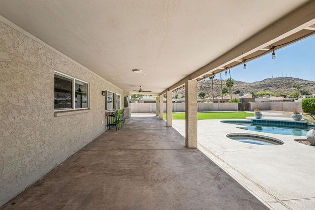 13222 N 1st Avenue, Phoenix, AZ 85029