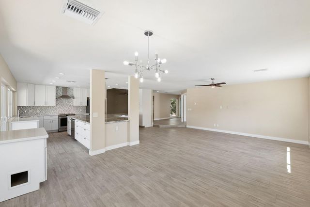 13222 N 1st Avenue, Phoenix, AZ 85029