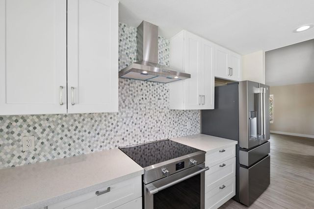 13222 N 1st Avenue, Phoenix, AZ 85029