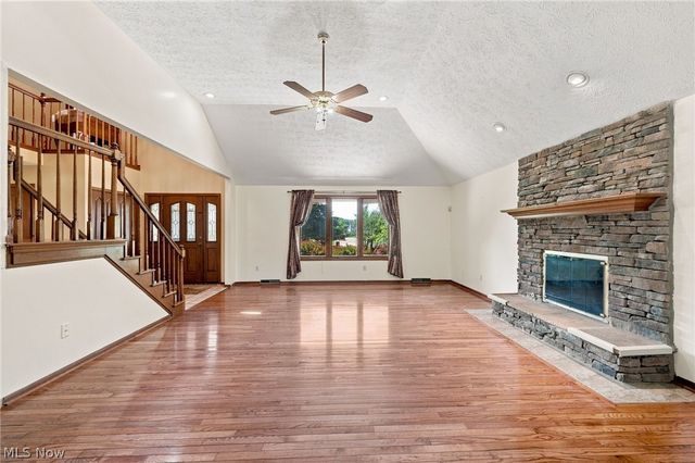 9530 Rainbow Lane, North Royalton, OH 44133