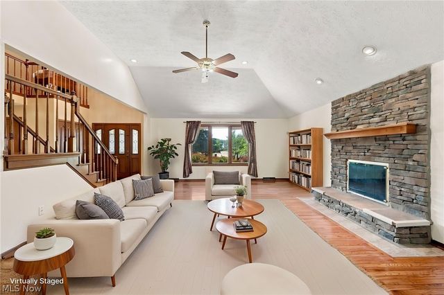 9530 Rainbow Lane, North Royalton, OH 44133