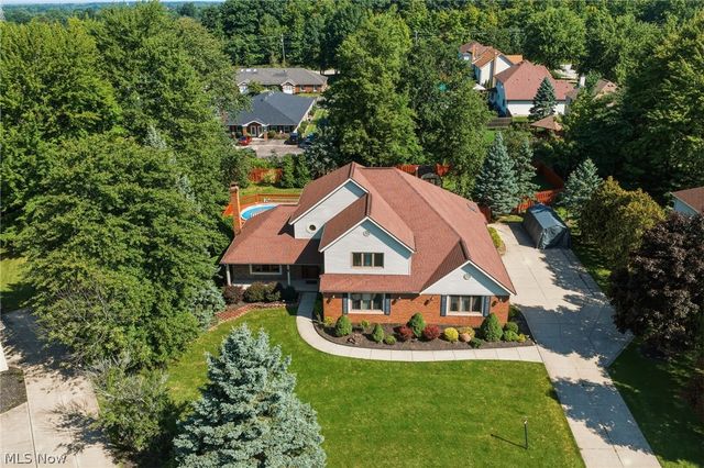 9530 Rainbow Lane, North Royalton, OH 44133