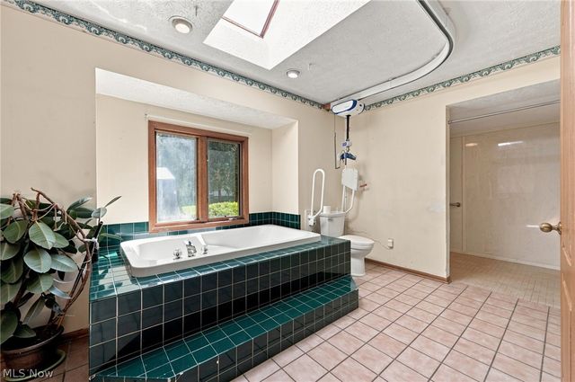 9530 Rainbow Lane, North Royalton, OH 44133