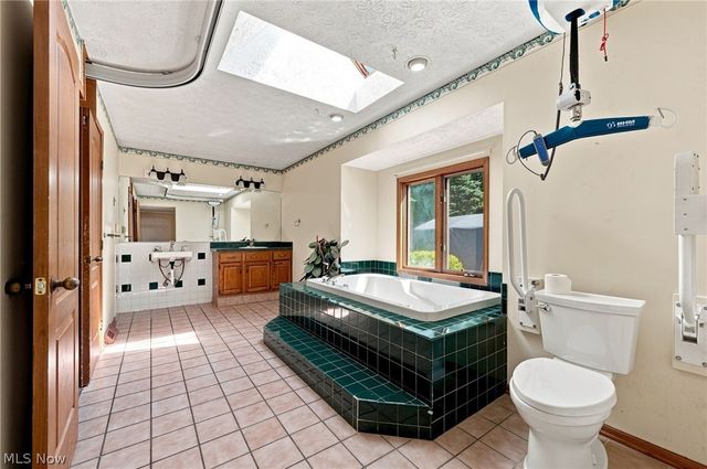 9530 Rainbow Lane, North Royalton, OH 44133