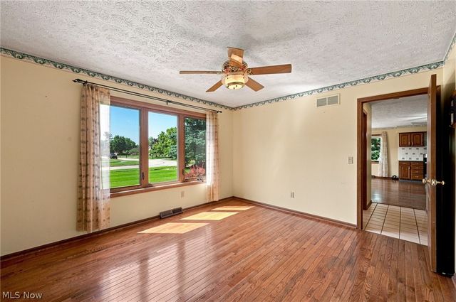 9530 Rainbow Lane, North Royalton, OH 44133
