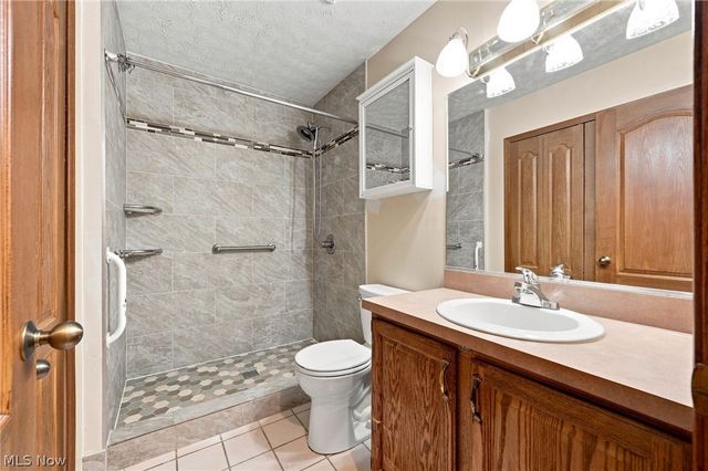 9530 Rainbow Lane, North Royalton, OH 44133