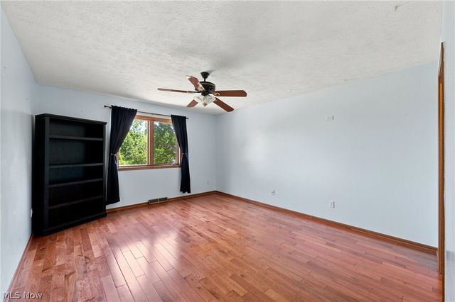 9530 Rainbow Lane, North Royalton, OH 44133