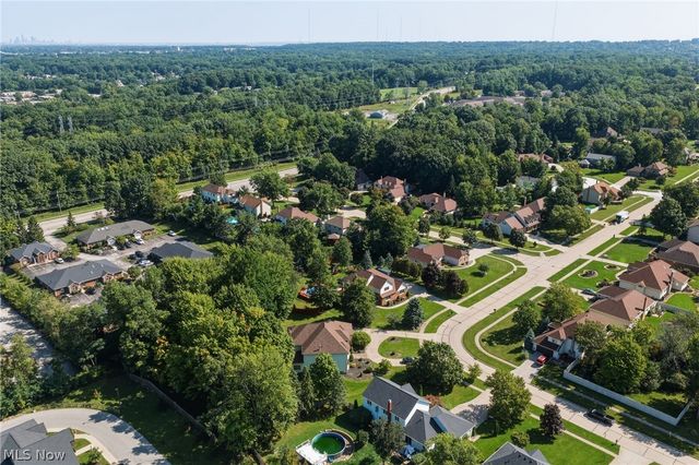 9530 Rainbow Lane, North Royalton, OH 44133