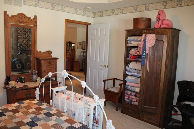 2443 Pheasant Ln, Salina, KS 67401