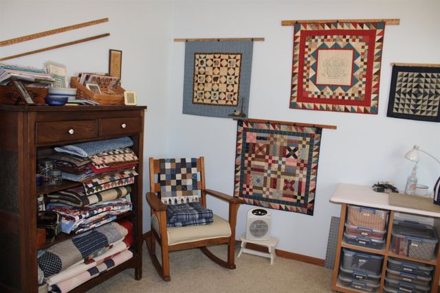 2443 Pheasant Ln, Salina, KS 67401