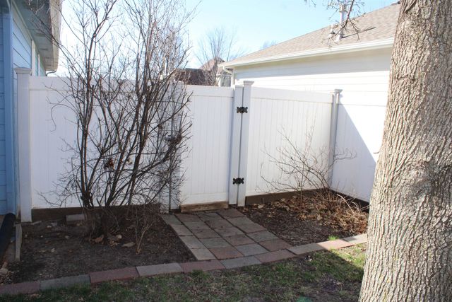 2443 Pheasant Ln, Salina, KS 67401