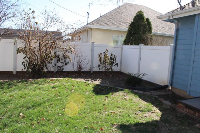 2443 Pheasant Ln, Salina, KS 67401