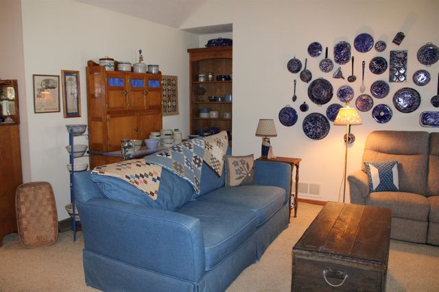 2443 Pheasant Ln, Salina, KS 67401