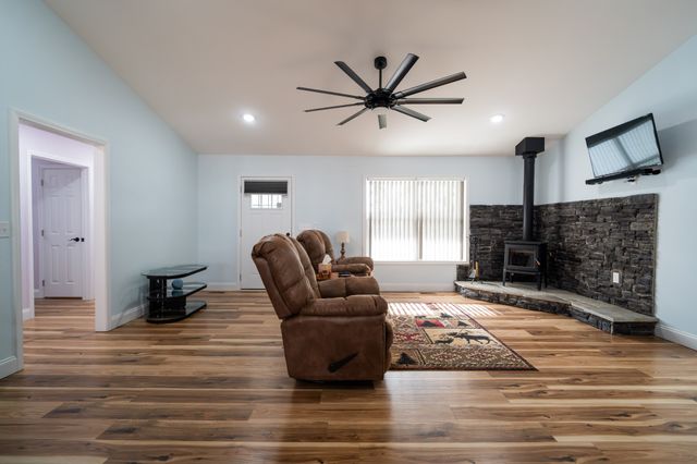 1561 Bicknell Rd, Clarkrange, TN 38553