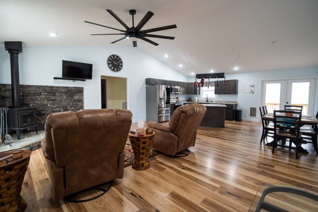 1561 Bicknell Rd, Clarkrange, TN 38553