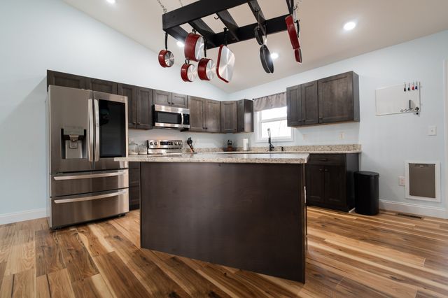 1561 Bicknell Rd, Clarkrange, TN 38553