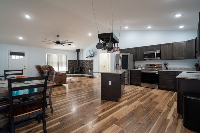 1561 Bicknell Rd, Clarkrange, TN 38553