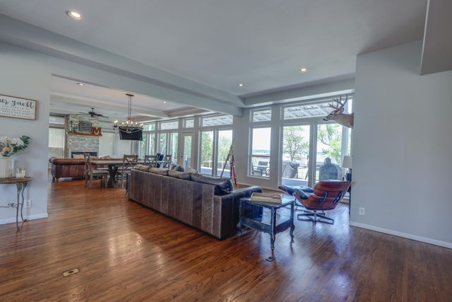 5041 Lake Breeze Road, Grove, OK 74344