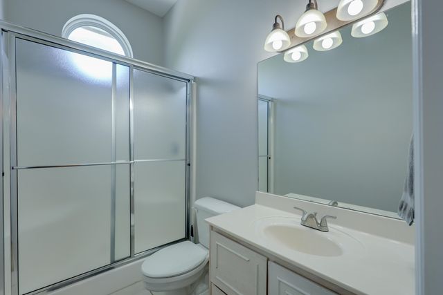 5041 Lake Breeze Road, Grove, OK 74344