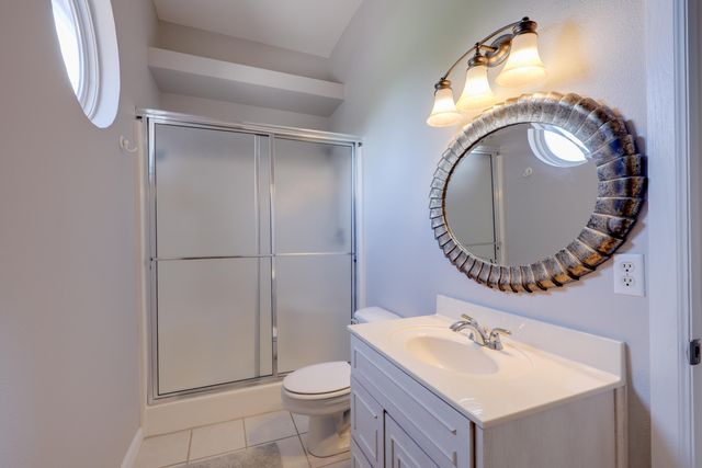 5041 Lake Breeze Road, Grove, OK 74344