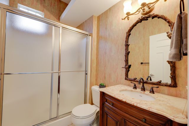 5041 Lake Breeze Road, Grove, OK 74344