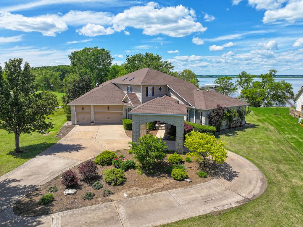 5041 Lake Breeze Road, Grove, OK 74344