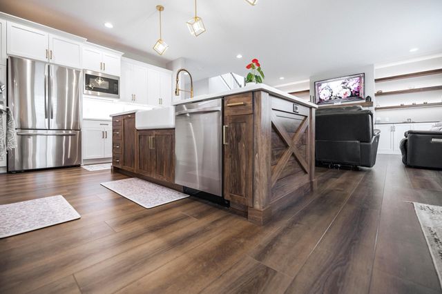 1205 Skyview Circle NW, Rochester, MN 55901