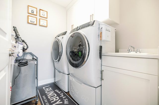 1205 Skyview Circle NW, Rochester, MN 55901