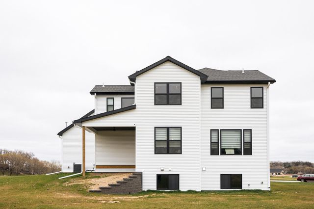 1205 Skyview Circle NW, Rochester, MN 55901